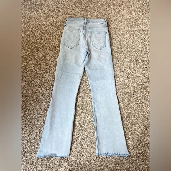Mother The Insider Crop Step Fray in Sexico Mexico Light Wash Size 25